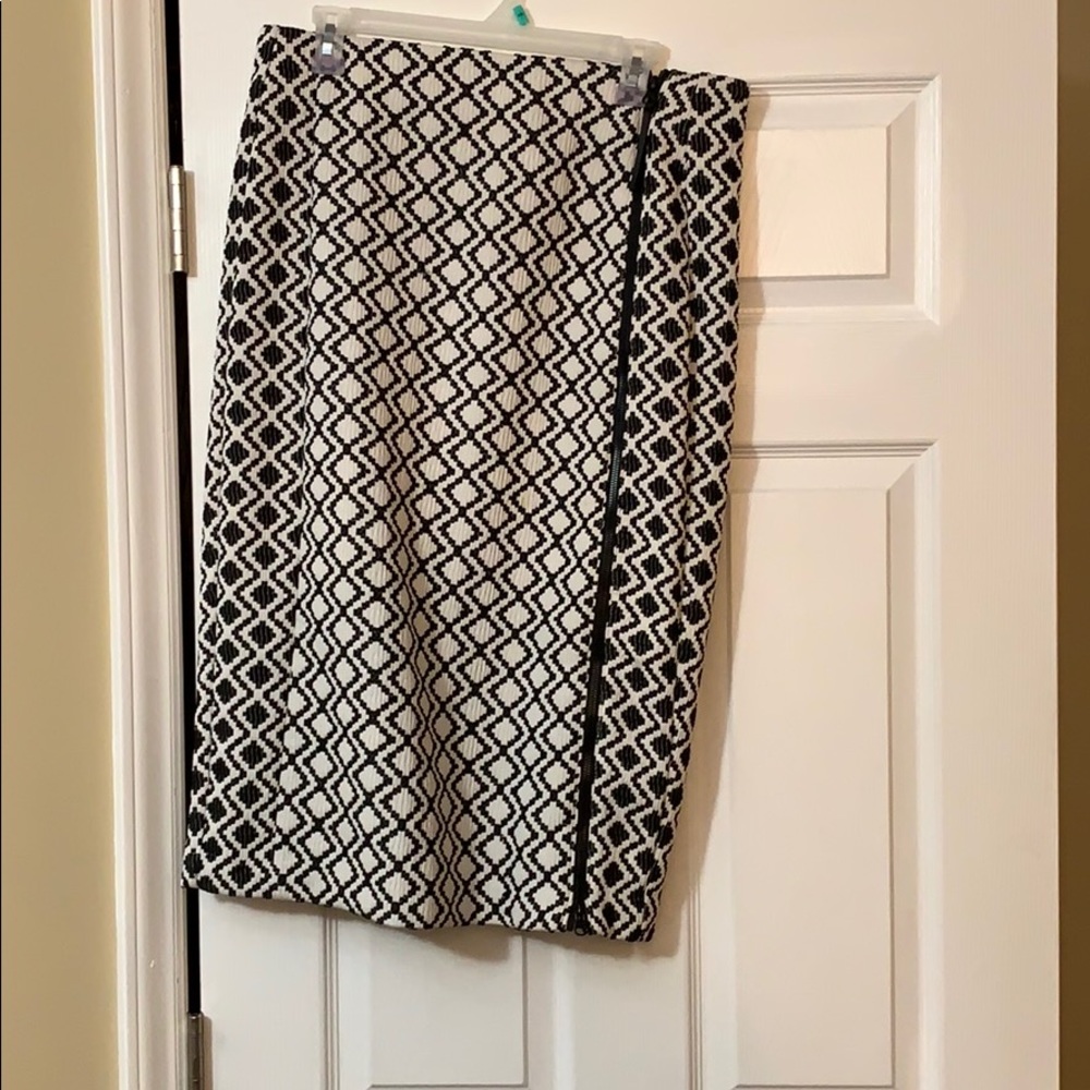 Black and white patterned skirt